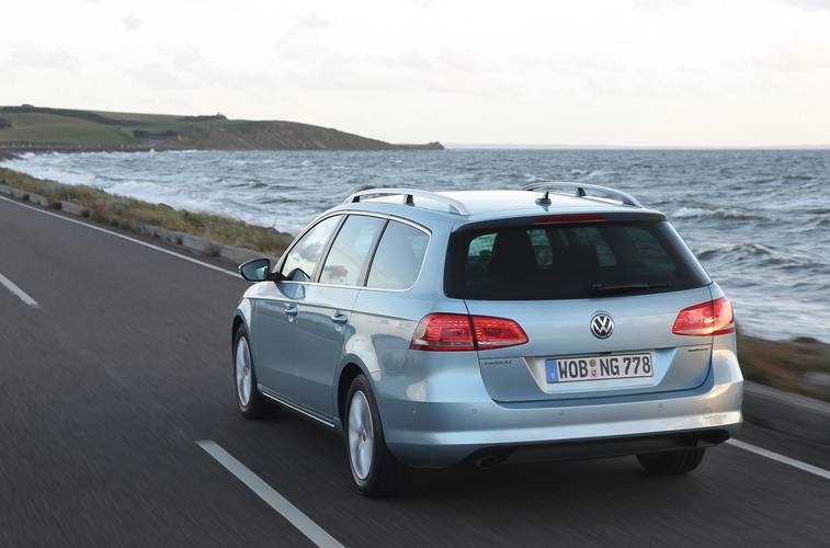 Volkswagen Passat B7 Variant 2010 wagon