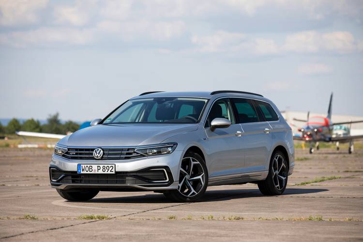 Volkswagen VW Passat Variant GTE B8 facelift 2020 kombi