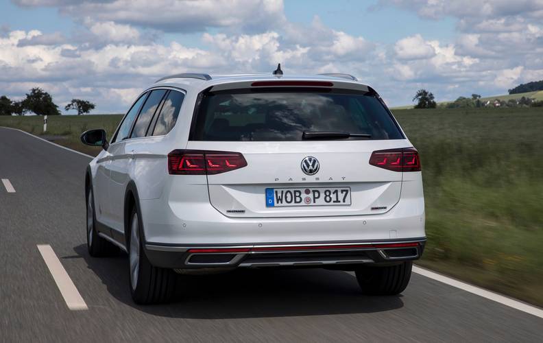 Volkswagen VW Passat Variant Alltrack B8 facelift 2021 stationwagen