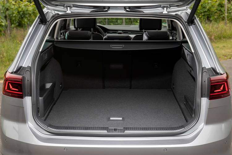 Volkswagen VW Passat Variant B8 facelift 2020 bagageira