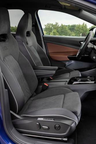 Volkswagen ID.4 2021 front seats