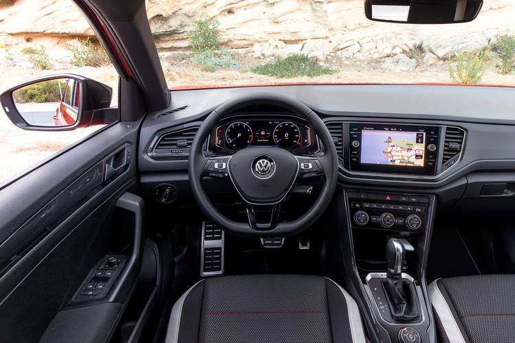 Volkswagen VW T-Roc A11 2018 interiér