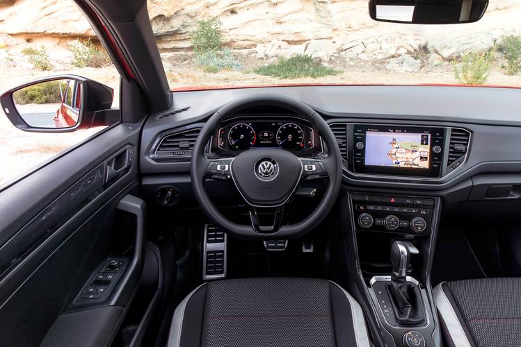 Interno di una Volkswagen VW T-Roc A11 2018