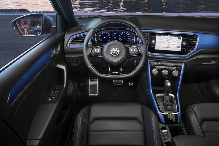 Interno di una Volkswagen VW T-Roc R A11 2019