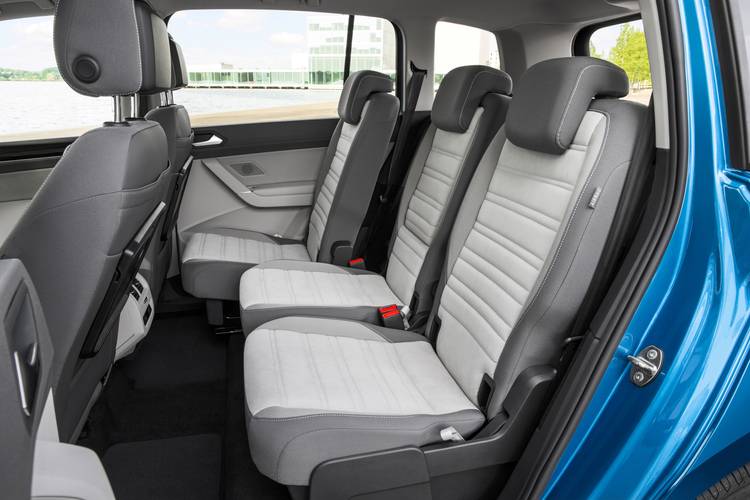 Volkswagen VW Touran 5T 2017 rear seats