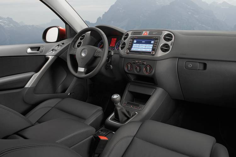 Interno di una Volkswagen VW Tiguan 5N 2007