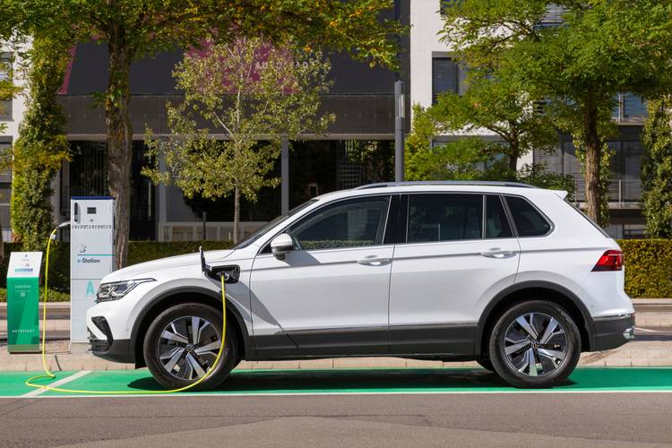 Volkswagen VW Tiguan eHybrid ADBW facelift 2020 nabíjení