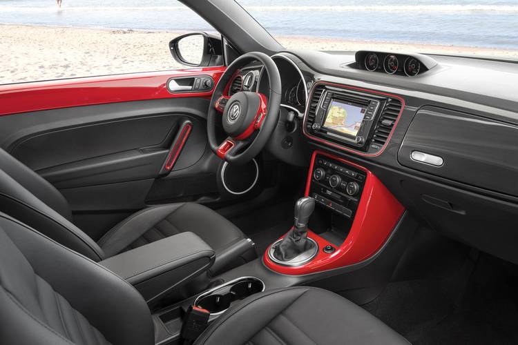 Volkswagen Beetle VW A5 2012 přední sedadla