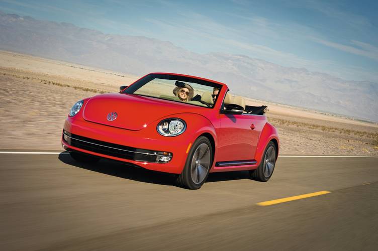 Volkswagen Beetle VW A5 2015 descapotable