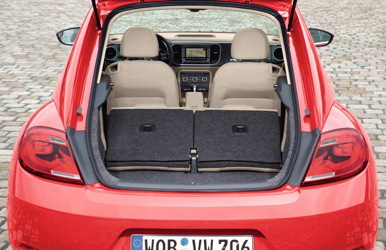 Volkswagen Beetle VW A5 2013 rear folding seats