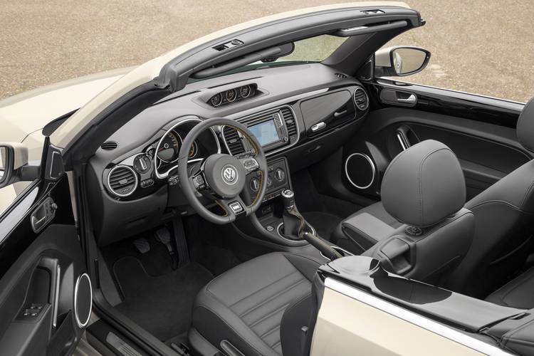 Volkswagen VW Beetle Cabrio A5 facelift 2018 wnętrze