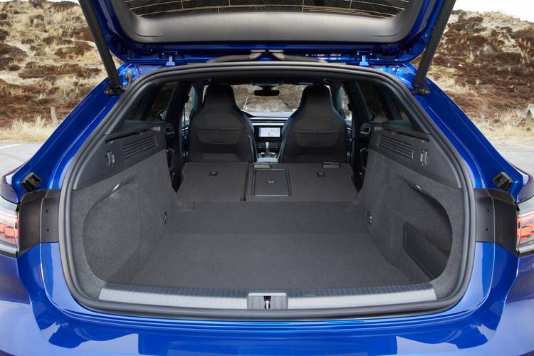 Volkswagen VW Arteon Shooting Brake R 3H7 2021 plegados los asientos traseros