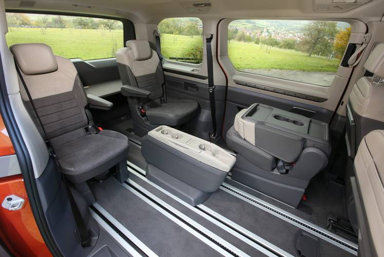 Volkswagen Multivan T7 2022 rear seats