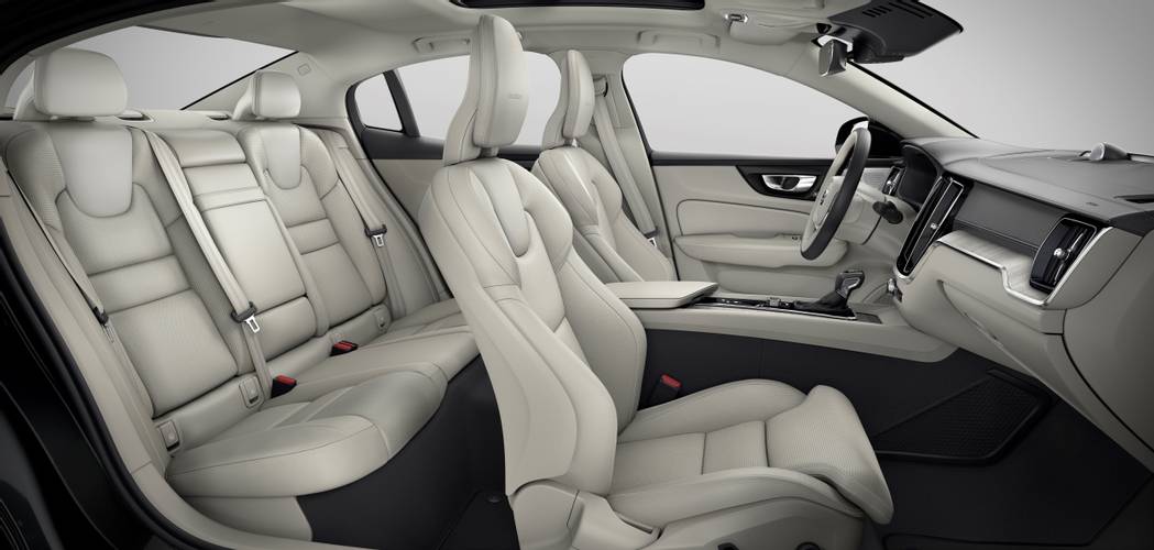 Volvo S60 2019 front seats