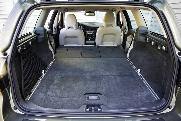 Volvo V70 2009 bagageruimte tot aan voorstoelen