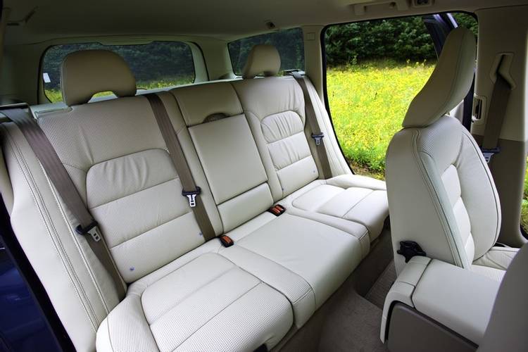 Volvo XC70 2009 rear seats