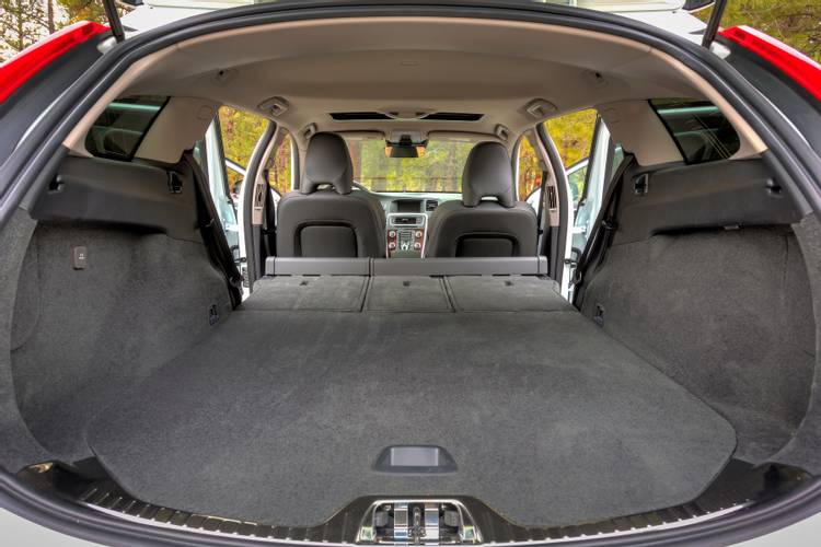 Volvo V60 facelift 2015 rear folding seats