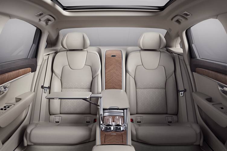 Volvo S90 2019 rear seats