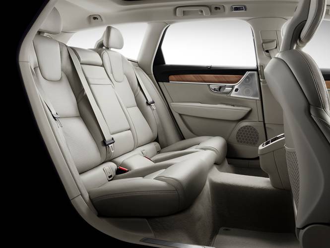 Volvo V90 2019 rear seats