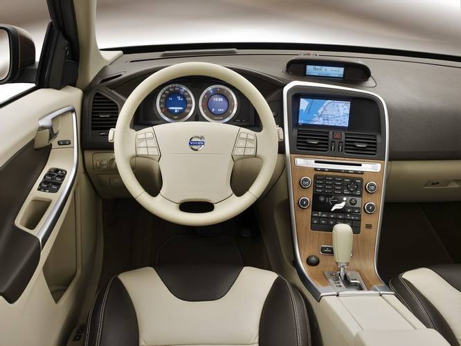 Interno di una volvo-xc60 2008