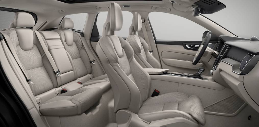 Volvo XC60 2018 front seats