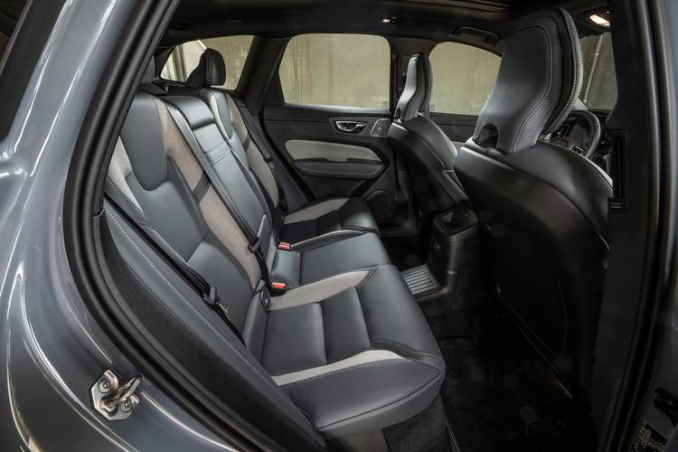 Volvo XC60 facelift 2021 rear seats