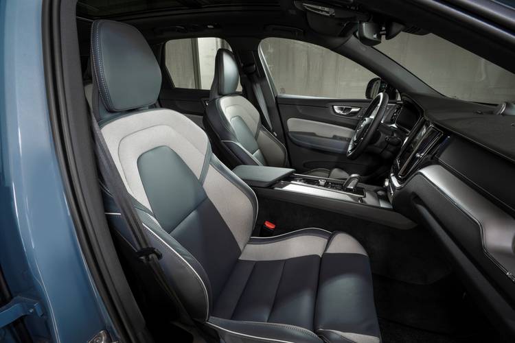 Volvo XC60 facelift 2022 assentos dianteiros