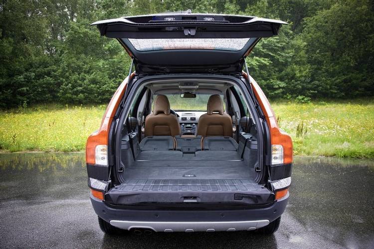 Volvo XC90 facelift 2008 bei umgeklappten sitzen