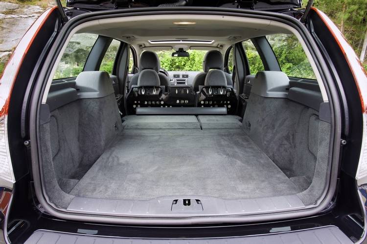 Volvo V50 facelift 2007 rear folding seats