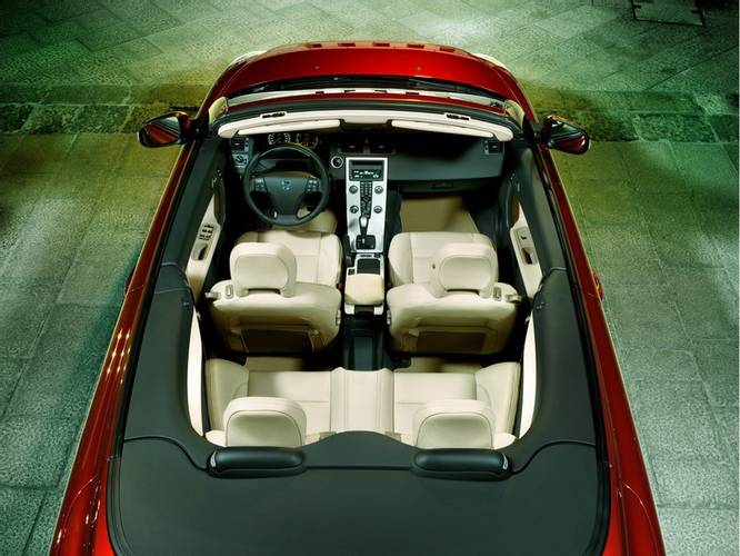 Volvo C70 facelift 2011 rear seats