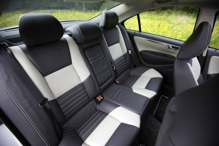 Volvo S60 facelift 2008 rear seats