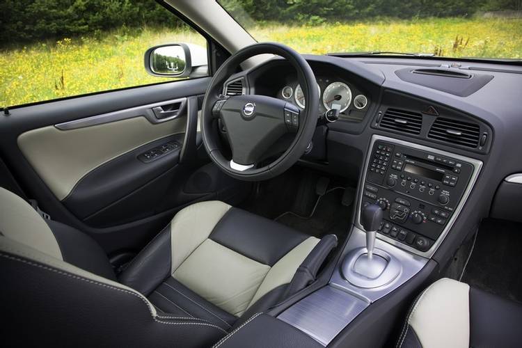 Interno di una Volvo S60 facelift 2006