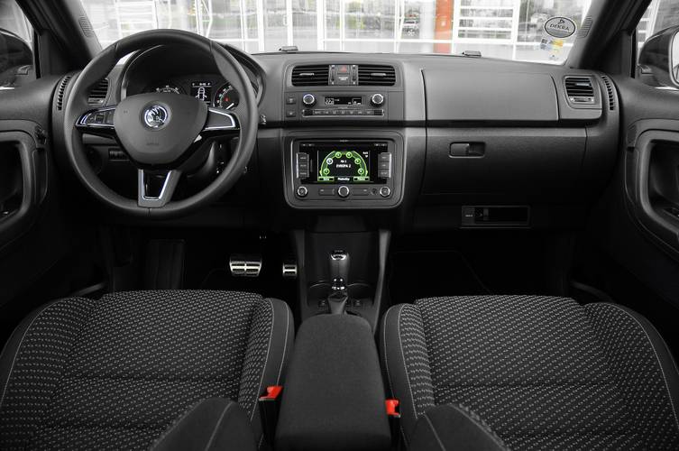 Interno di una Škoda Fabia RS 5J facelift 2010