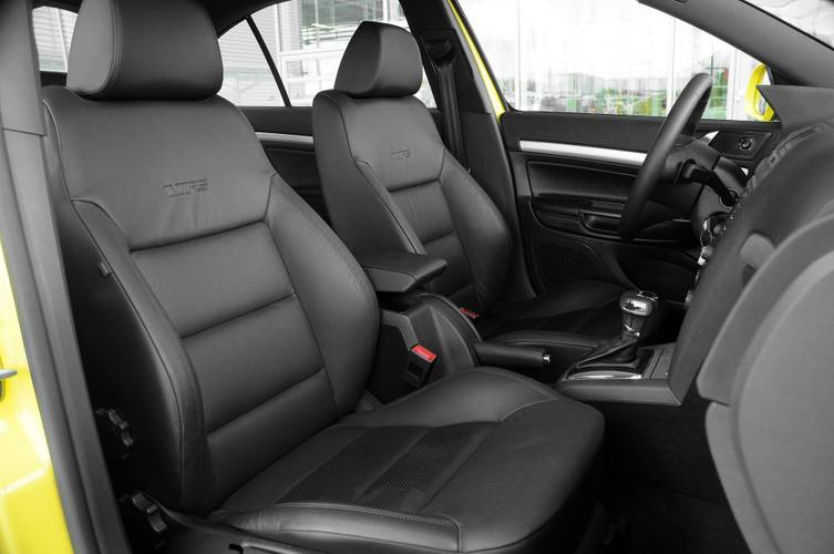 Škoda Octavia 1Z facelift RS 2009 front seats