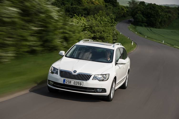 Škoda Superb 3T facelift 2014 familiar