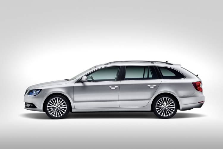 Škoda Superb 3T facelift 2013 station wagon