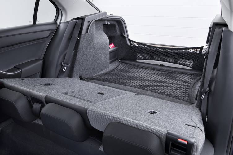 Škoda Rapid 2015 rear folding seats