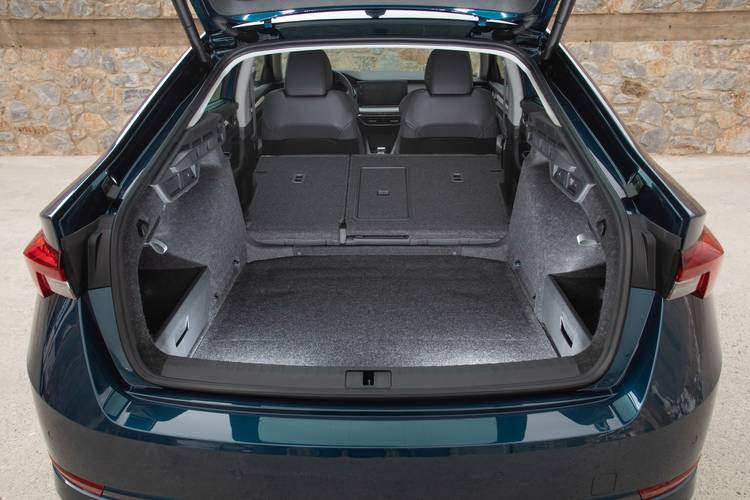 Škoda Octavia NX 2021 sièges arrière rabattus