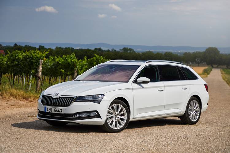 Škoda Superb B8 3V5 facelift 2020 wagon