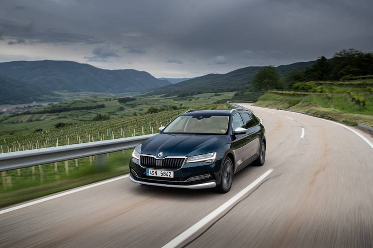 Škoda Superb B8 3V5 Scout facelift 2020 wagon