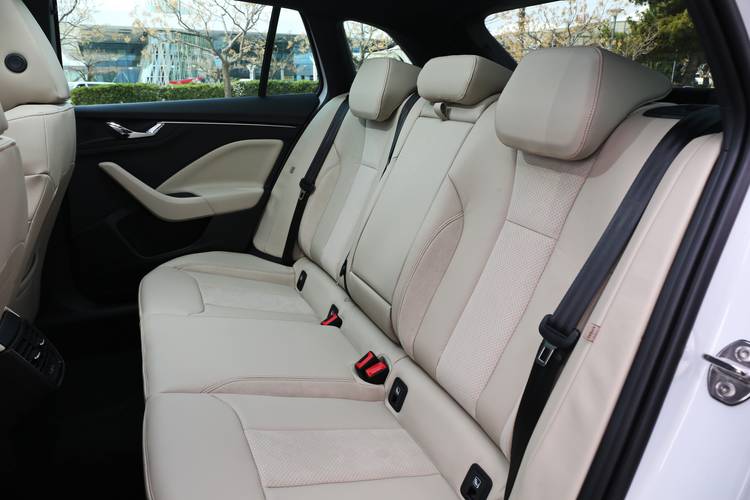 Škoda Scala 2021 rear seats