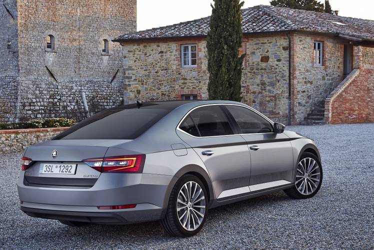 Škoda Superb B8 3V3 2017 sedan