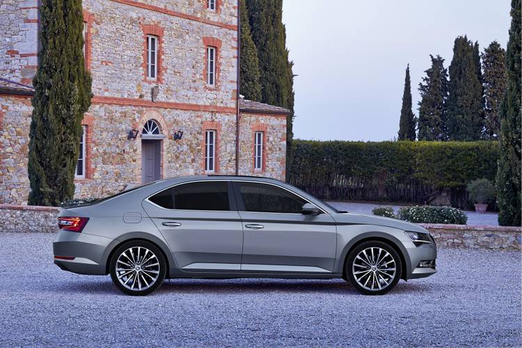 Škoda Superb B8 3V3 2015 sedan