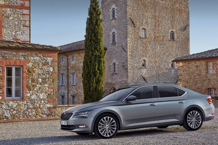 Škoda Superb B8 3V3 2018 sedan