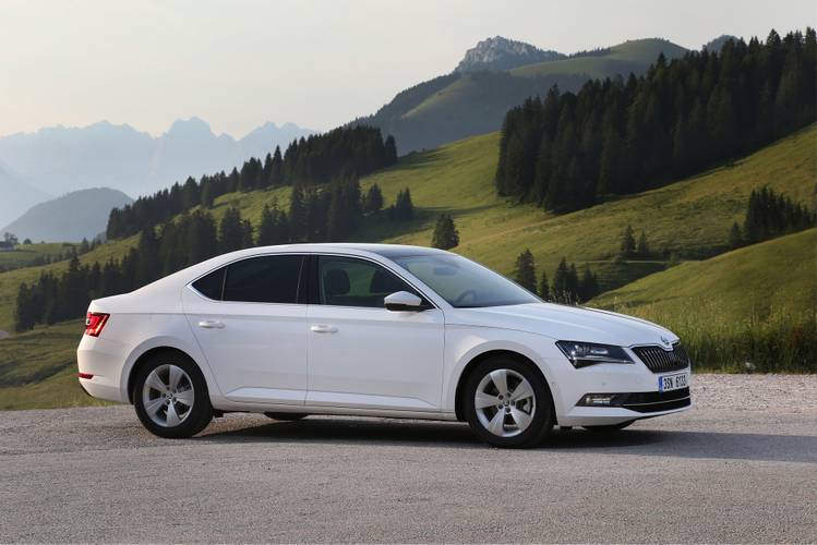 Škoda Superb B8 3V3 2015 sedan