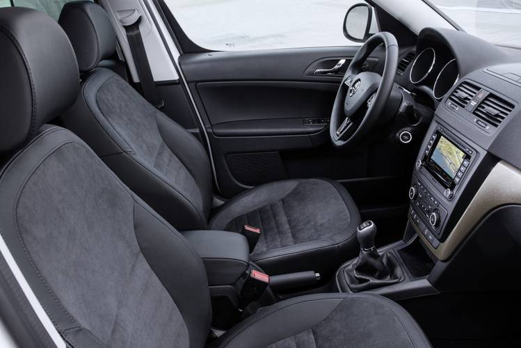 Škoda Yeti 5L facelift 2014 přední sedadla