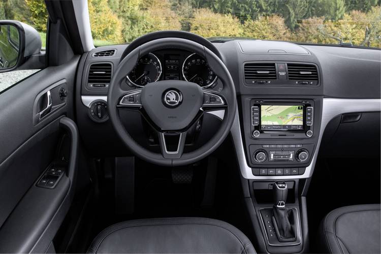 Interno di una Škoda Yeti 5L facelift 2013